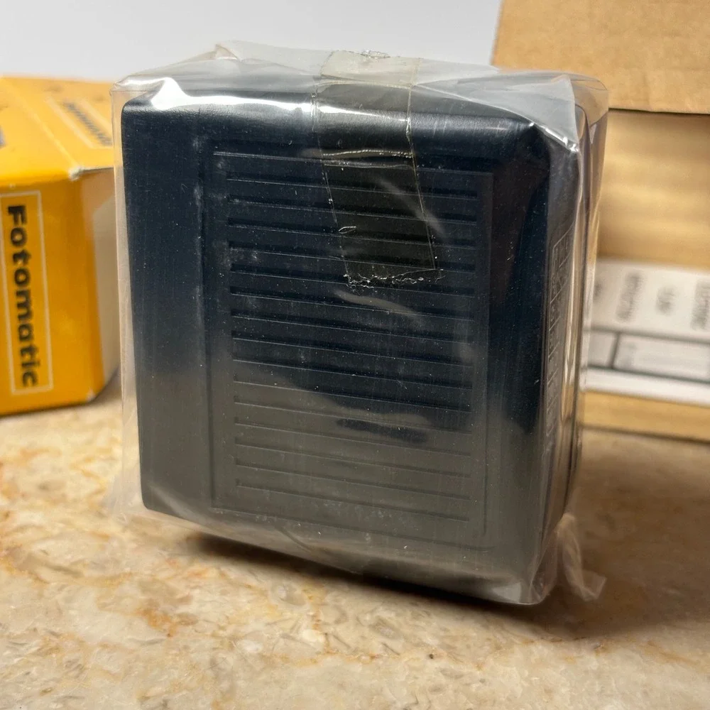 Fotomatic Electronic Flash 140 Black Vintage 35mm‎ Camera Hot Shoe Mount Sealed
